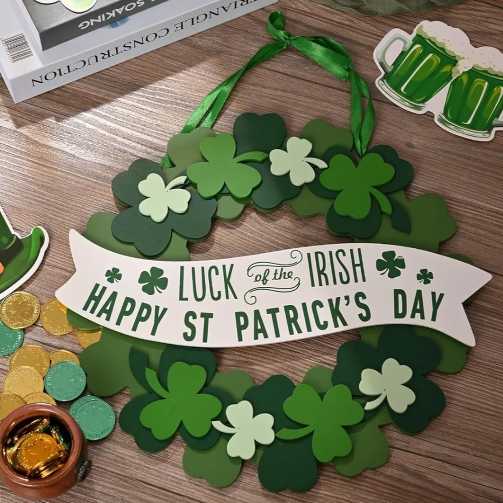 St Patrick's Day Wreath Wooden Foldable Detachable Plaque New in Box